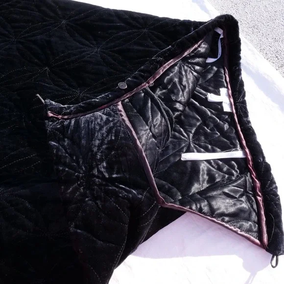 Gorgeous 90s GHOST quilted black velvet maxi skirt - Picture 2 of 8